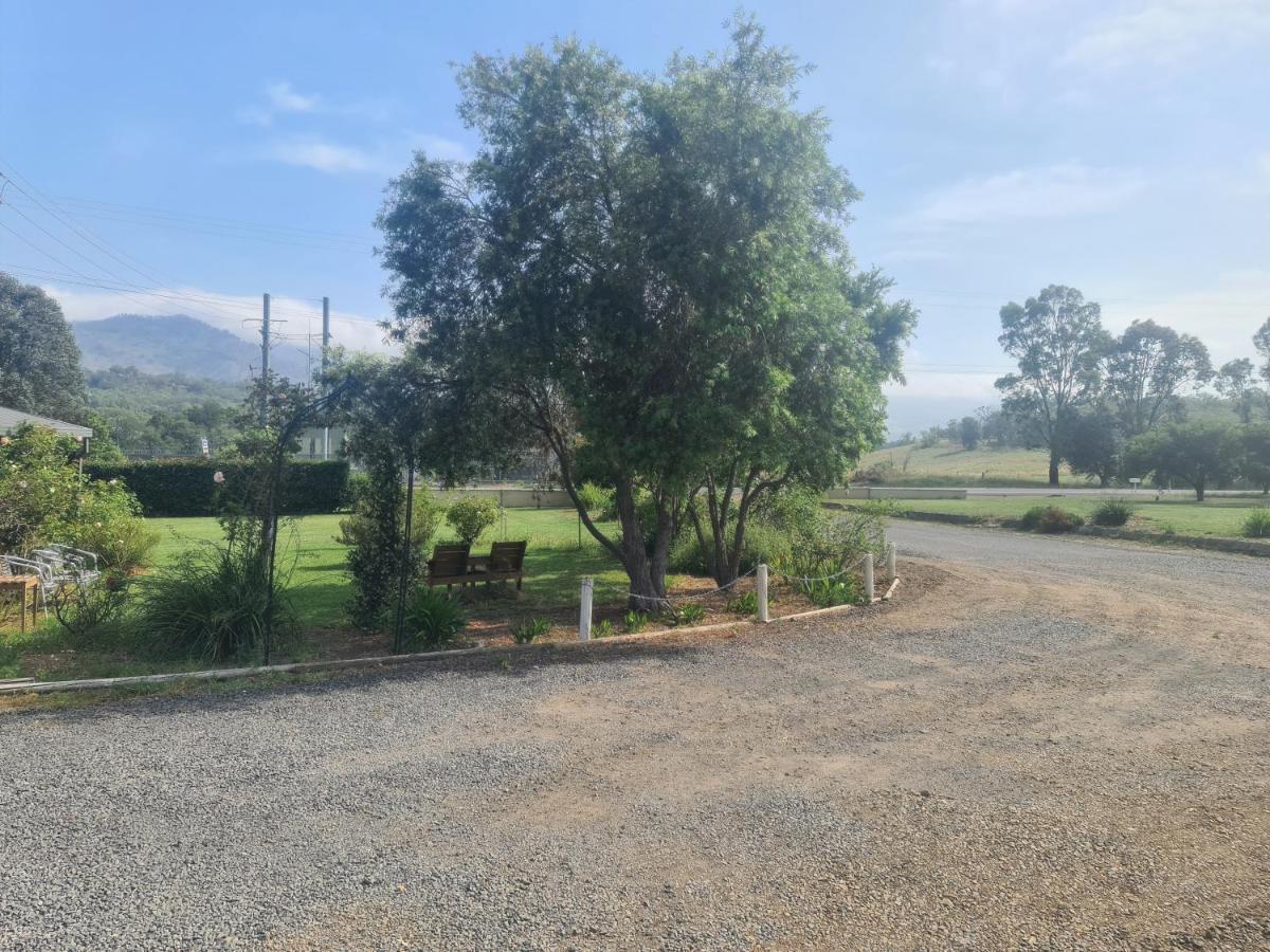 Valley View Motel Murrurundi Esterno foto